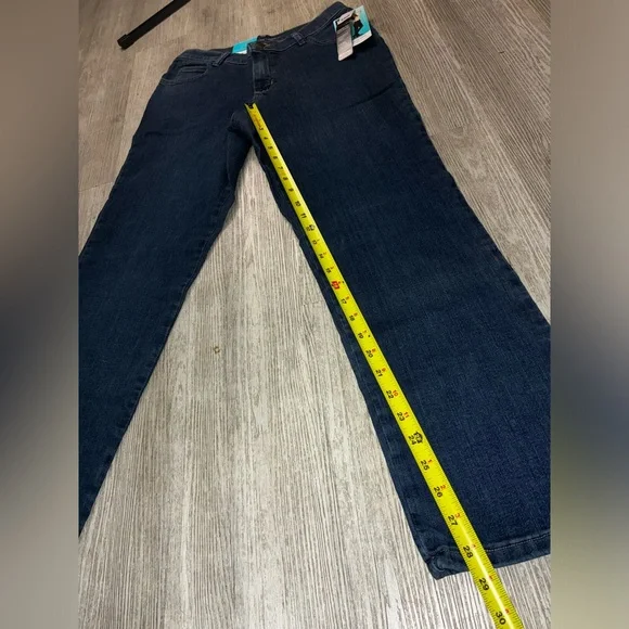 NWT Lee straight leg Jeans size 4 petite - Picture 6 of 9